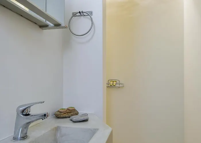 Rooster Hotel Kipri (Andros)